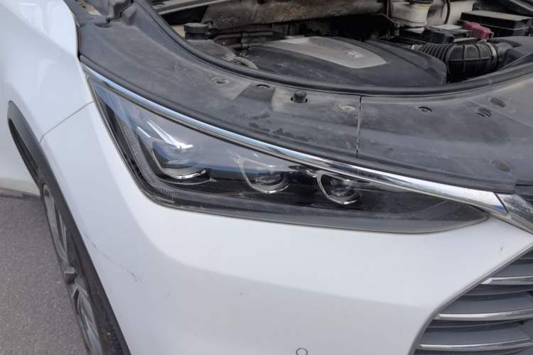 Used BYD Tang 2018 2.0T Automatic SmartConnect Prestige 7-Seater China V Standard Right Front Headlight