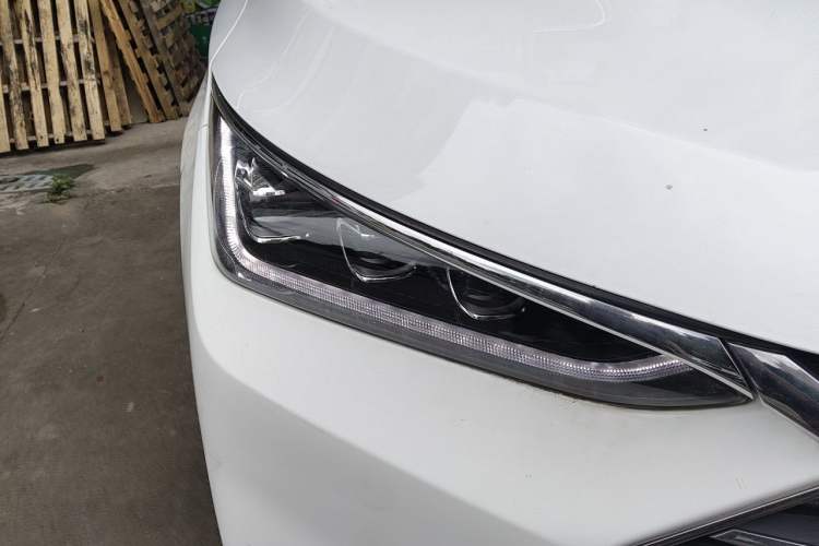 Used BYD Tang 2018 2.0T Automatic Smart Connect Prestige 7-Seater China V Standard Right Front Headlight