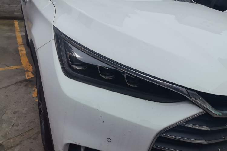 Used BYD Tang 2018 2.0T Automatic Smart Connect Prestige 7-Seater China V Standard Right Front Headlight