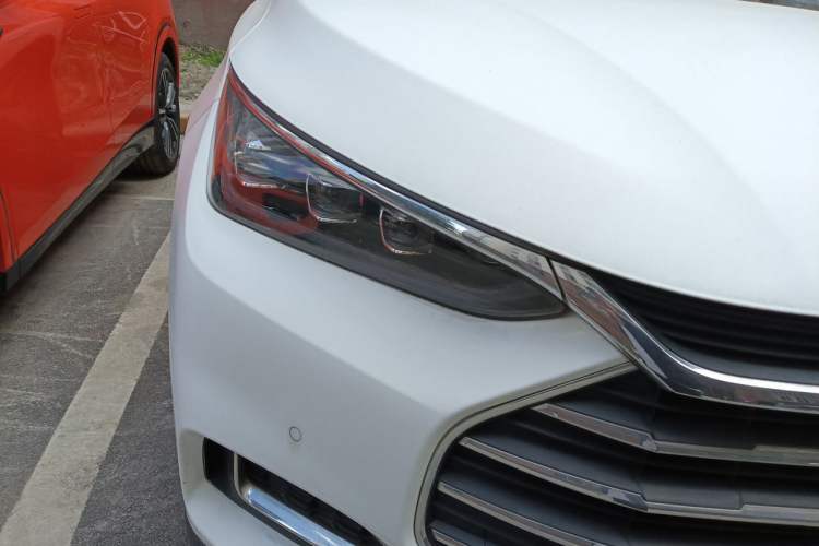 Used BYD Tang 2018 2.0T Automatic SmartConnect Prestige 7-Seater China V Standard Right Front Headlight