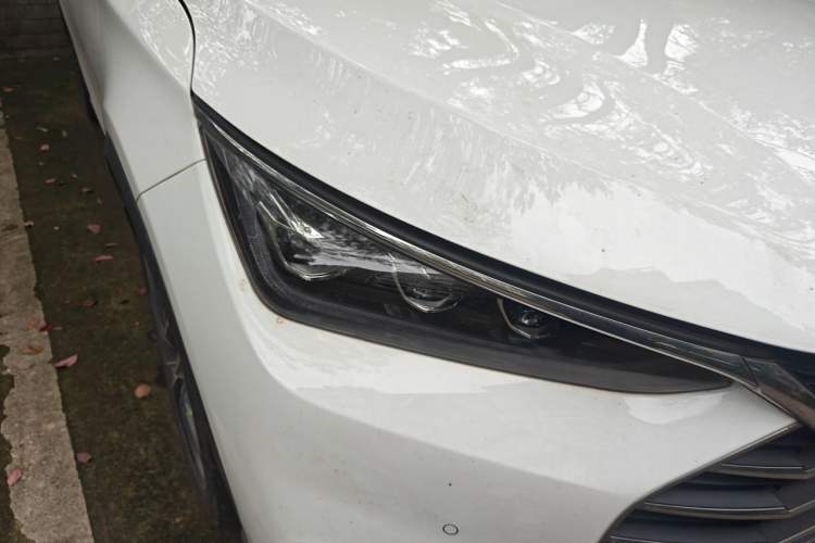 Used BYD Tang 2018 2.0T Automatic SmartConnect Prestige 7-Seater China V Standard Right Front Headlight