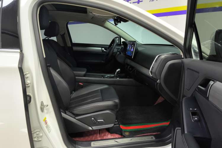 Used BYD Tang 2018 2.0T Automatic Smart Connect Prestige 5-Seater National Emission Standard V Right Front Seat