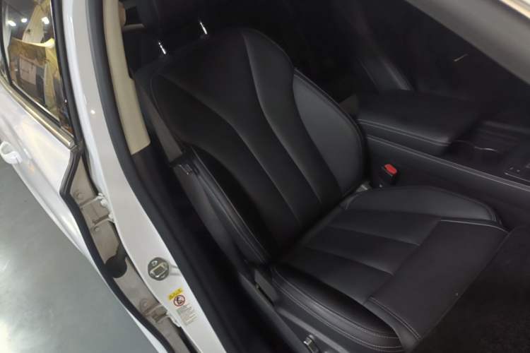 Used BYD Tang 2018 2.0T Automatic SmartConnect Prestige 7-Seater China V Standard Right Front Seat