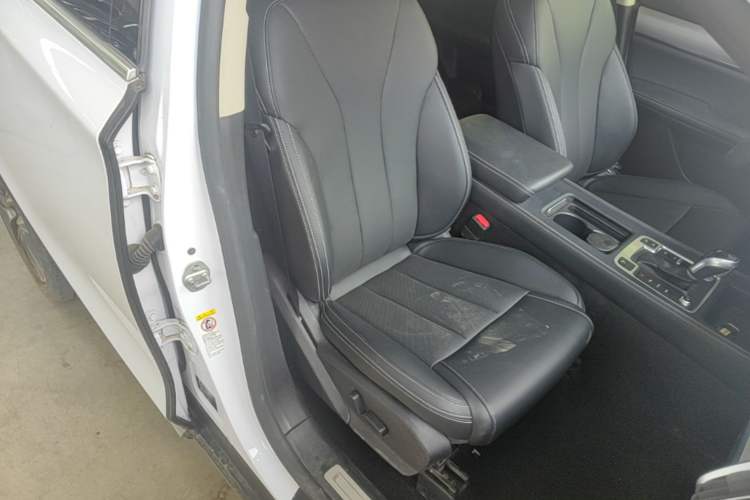 Used BYD Tang 2018 2.0T Automatic Smart Connect Prestige 7-Seater China V Standard Right Front Seat
