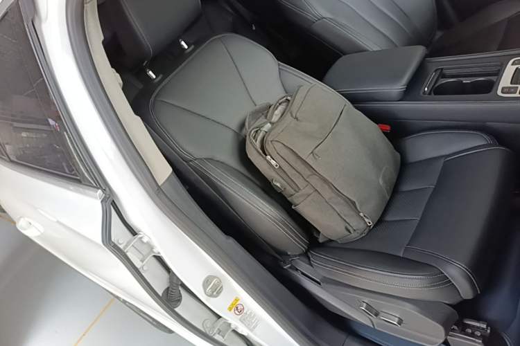 Used BYD Tang 2018 2.0T Automatic SmartConnect Prestige 7-Seater China V Standard Right Front Seat