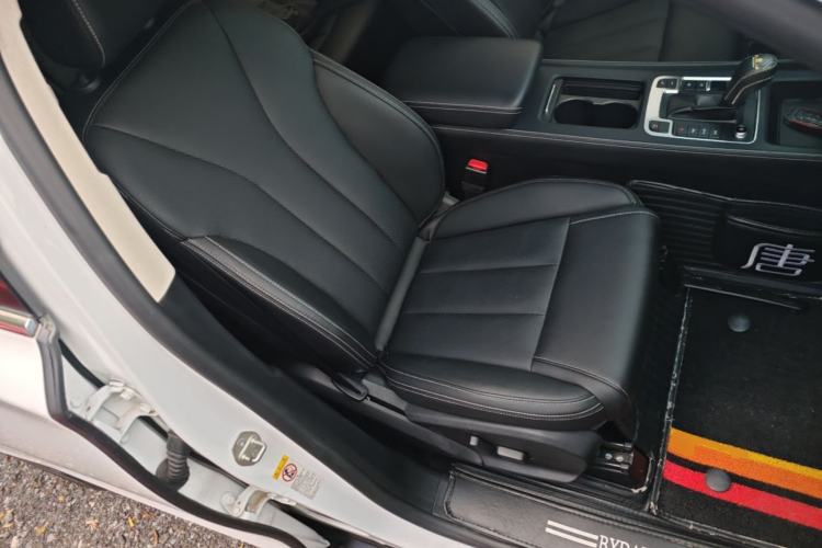 Used BYD Tang 2018 2.0T Automatic Smart Connect Prestige 7-Seater China V Standard Right Front Seat