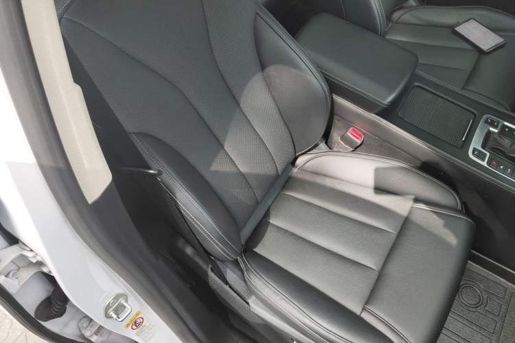 Used BYD Tang 2018 2.0T Automatic Smart Connect Prestige 7-Seater China V Standard Right Front Seat