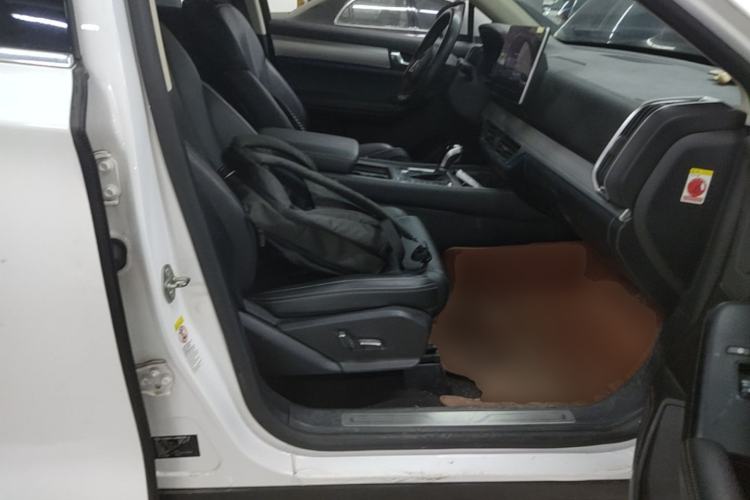 Used BYD Tang 2018 2.0T Automatic SmartConnect Prestige 7-Seater China V Standard Right Front Seat