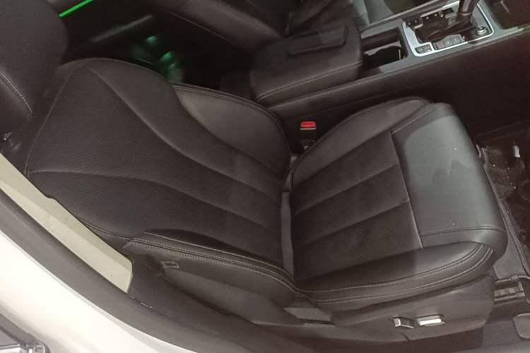 Used BYD Tang 2018 2.0T Automatic SmartConnect Prestige 7-Seater China V Standard Right Front Seat