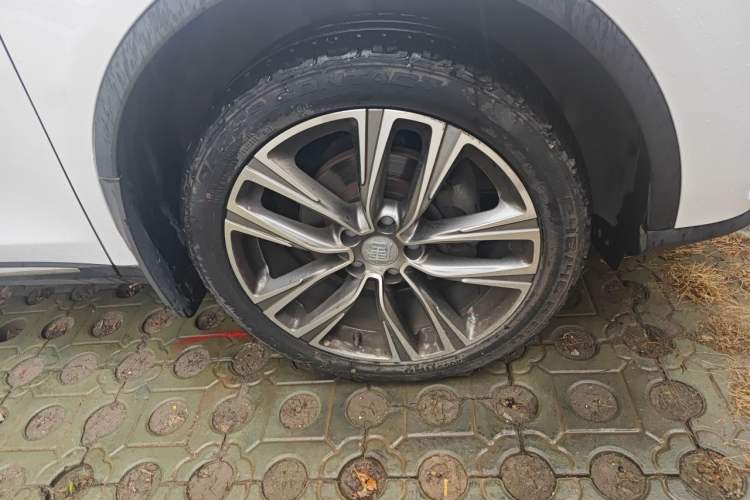 Used BYD Tang 2018 2.0T Automatic SmartConnect Prestige 7-Seater China V Standard Right Front Wheel Hub