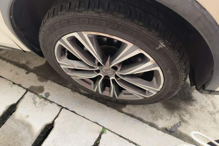 Used BYD Tang 2018 2.0T Automatic Smart Connect Prestige 7-Seater China V Standard Right Front Wheel Hub
