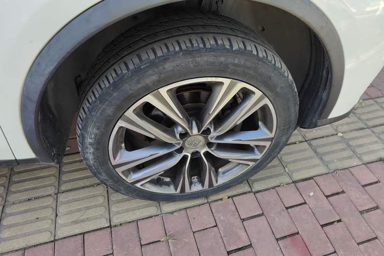 Used BYD Tang 2018 2.0T Automatic Smart Connect Prestige 7-Seater China V Standard Right Front Wheel Hub