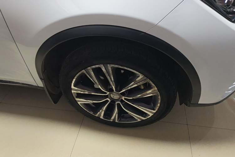 Used BYD Tang 2018 2.0T Automatic SmartConnect Prestige 7-Seater China V Standard Right Front Wheel Hub