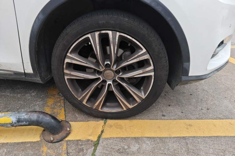 Used BYD Tang 2018 2.0T Automatic SmartConnect Prestige 7-Seater China V Standard Right Front Wheel Hub