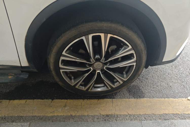 Used BYD Tang 2018 2.0T Automatic SmartConnect Prestige 7-Seater China V Standard Right Front Wheel Hub
