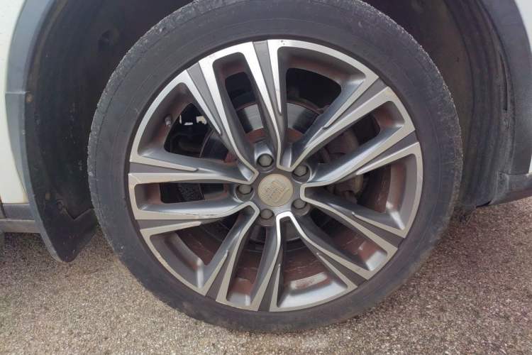 Used BYD Tang 2018 2.0T Automatic SmartConnect Prestige 5-Seater Emission Standard China V Right Front Wheel Hub
