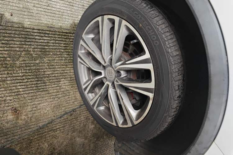 Used BYD Tang 2018 2.0T Automatic SmartConnect Prestige 7-Seater China V Standard Right Front Wheel Hub