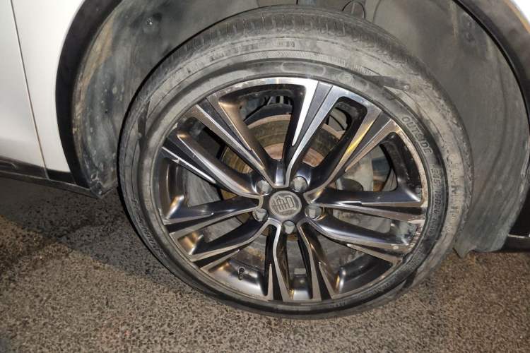 Used BYD Tang 2018 2.0T Automatic SmartConnect Prestige 7-Seater China V Standard Right Front Wheel Hub