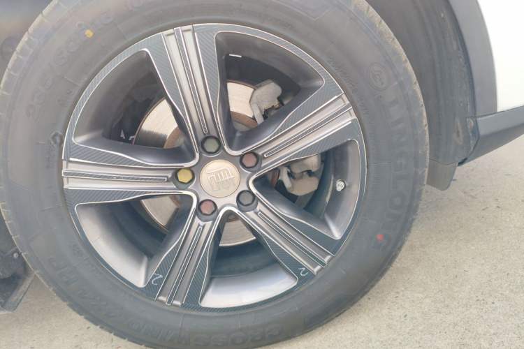 Used BYD Tang 2018 2.0T Automatic SmartConnect Luxury 7-Seater China V Emission Standard Right Front Wheel Hub