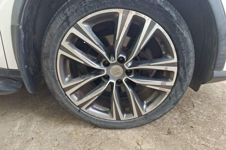 Used BYD Tang 2018 2.0T Automatic Smart Connect Prestige 7-Seater China V Standard Right Front Wheel Hub