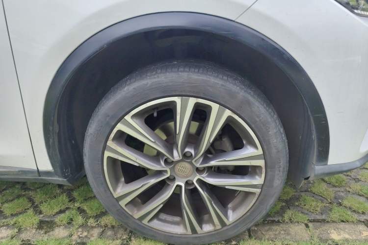 Used BYD Tang 2018 2.0T Automatic SmartConnect Prestige 7-Seater China V Standard Right Front Wheel Hub