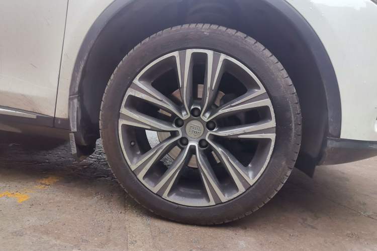 Used BYD Tang 2018 2.0T Automatic Smart Connect Prestige 7-Seater China V Standard Right Front Wheel Hub