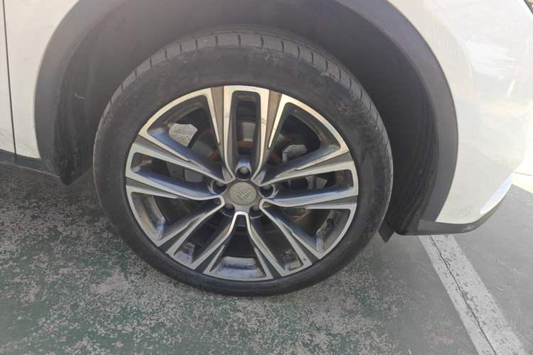 Used BYD Tang 2018 2.0T Automatic Smart Connect Prestige 7-Seater China V Standard Right Front Wheel Hub