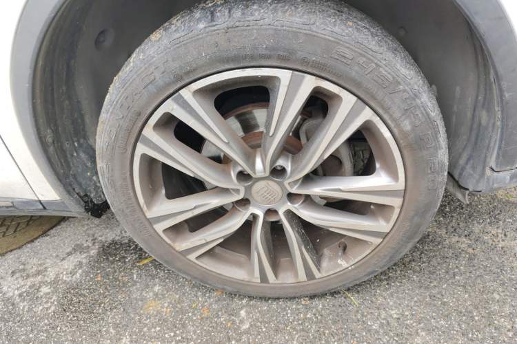 Used BYD Tang 2018 2.0T Automatic Smart Connect Prestige 7-Seater China V Standard Right Front Wheel Hub