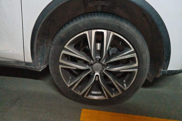 Used BYD Tang 2018 2.0T Automatic SmartConnect Prestige 5-Seater Emission Standard China V Right Front Wheel Hub
