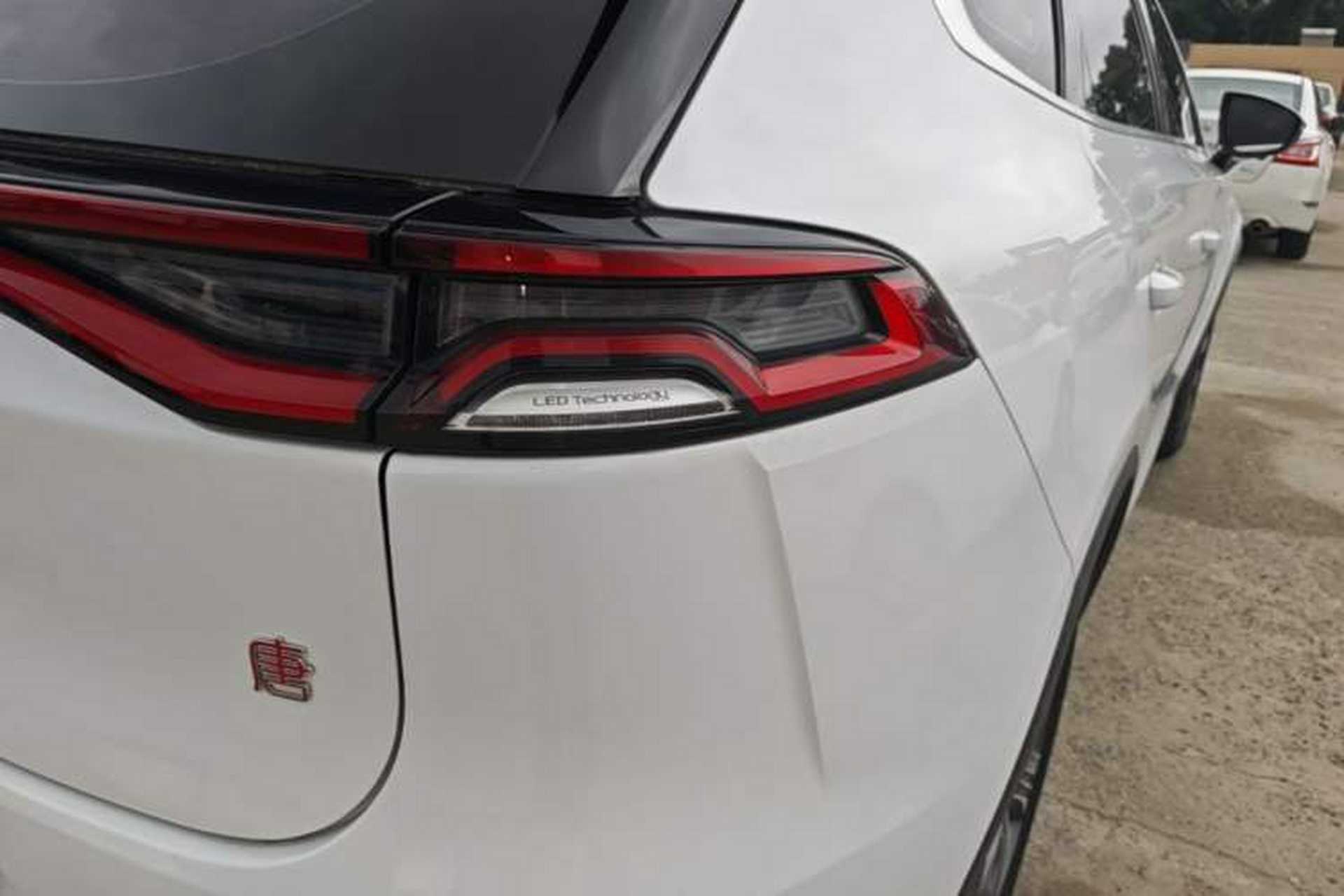 Used BYD Tang 2018 2.0T Automatic SmartConnect Luxury Edition 5 Seats China V Standard Right Rear Taillight