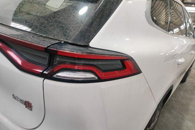 Used BYD Tang 2018 2.0T Automatic SmartConnect Prestige 7-Seater China V Standard Right Rear Taillight