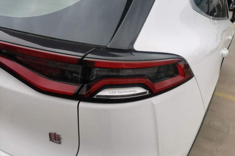 Used BYD Tang 2018 2.0T Automatic SmartConnect Prestige 7-Seater China V Standard Right Rear Taillight