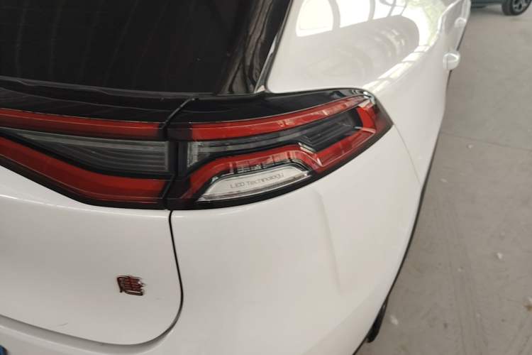 Used BYD Tang 2018 2.0T Automatic Smart Connect Prestige 7-Seater China V Standard Right Rear Taillight