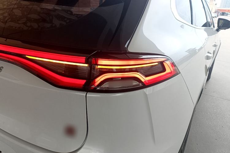 Used BYD Tang 2018 2.0T Automatic SmartConnect Luxury Edition 5 Seats China V Standard Right Rear Taillight