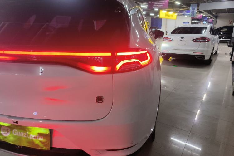 Used BYD Tang 2018 2.0T Automatic SmartConnect Prestige 7-Seater China V Standard Right Rear Taillight