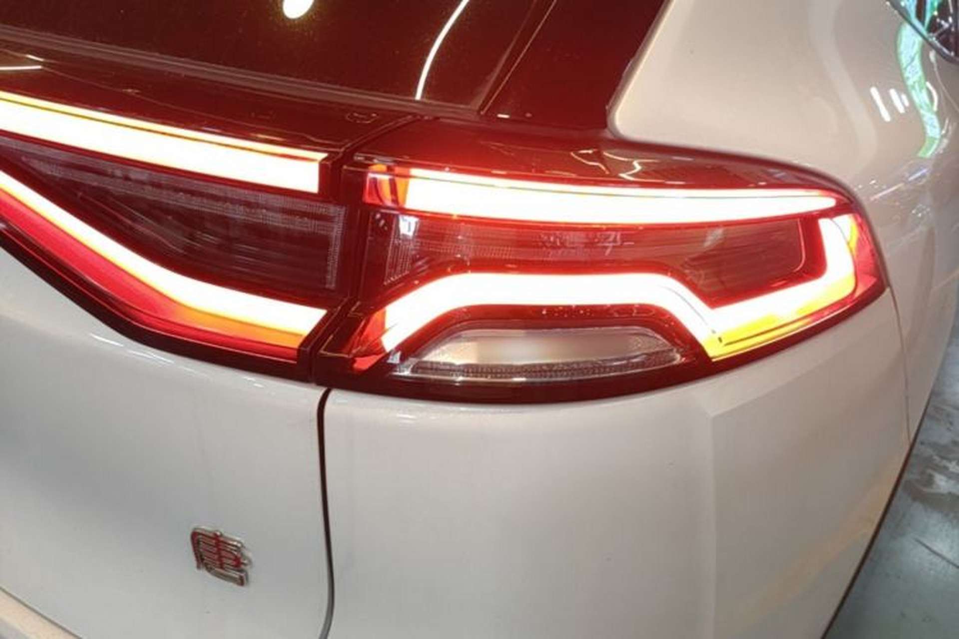 Used BYD Tang 2018 2.0T Automatic Smart Connect Prestige 5-Seater National Emission Standard V Right Rear Taillight