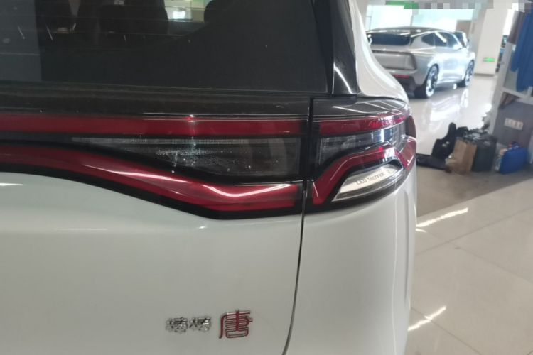 Used BYD Tang 2018 2.0T Automatic SmartConnect Prestige 7-Seater China V Standard Right Rear Taillight
