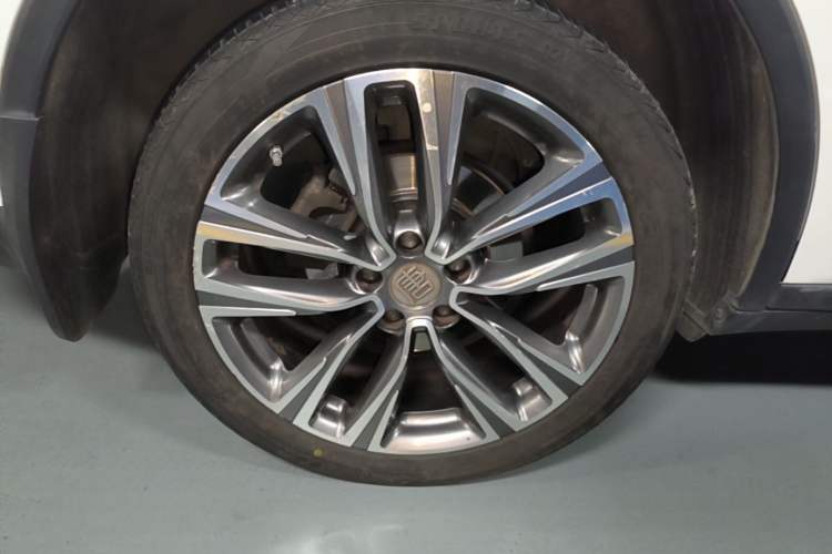 Used BYD Tang 2018 2.0T Automatic SmartConnect Prestige 7-Seater China V Standard Right Rear Wheel Hub
