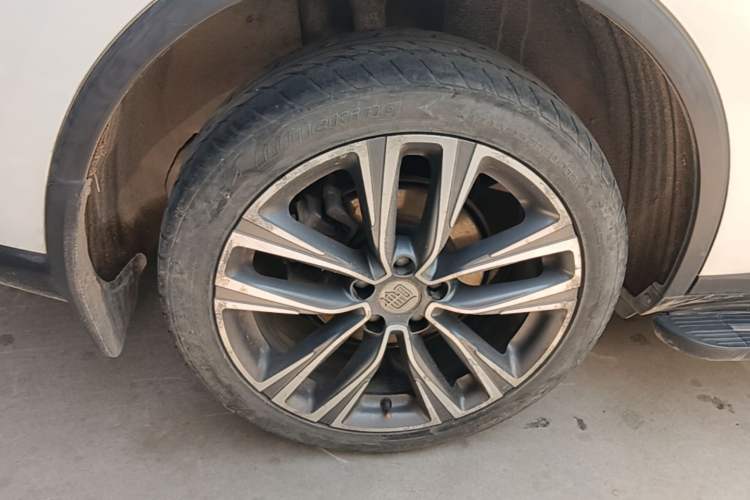 Used BYD Tang 2018 2.0T Automatic Smart Connect Prestige 7-Seater China V Standard Right Rear Wheel Hub