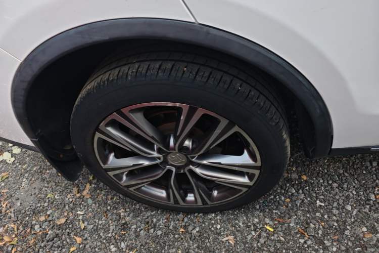 Used BYD Tang 2018 2.0T Automatic Smart Connect Prestige 7-Seater China V Standard Right Rear Wheel Hub