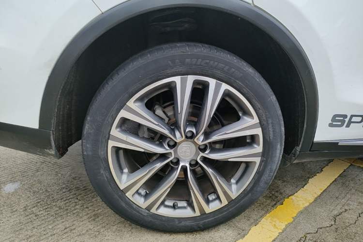 Used BYD Tang 2018 2.0T Automatic SmartConnect Prestige 7-Seater China V Standard Right Rear Wheel Hub