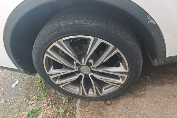 Used BYD Tang 2018 2.0T Automatic Smart Connect Prestige 7-Seater China V Standard Right Rear Wheel Hub