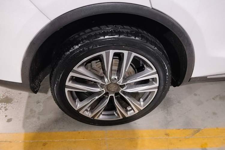 Used BYD Tang 2018 2.0T Automatic Smart Connect Prestige 7-Seater China V Standard Right Rear Wheel Hub