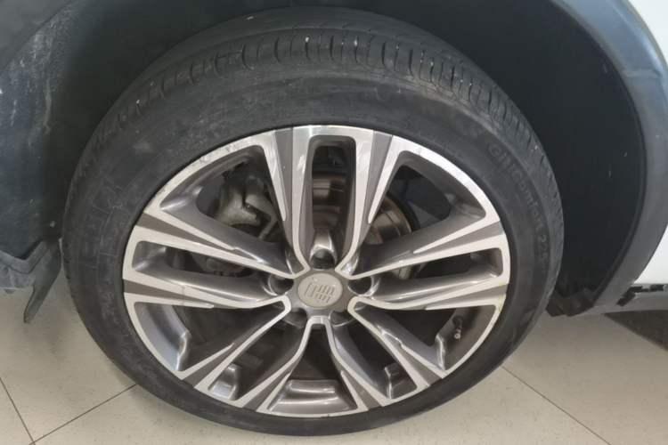 Used BYD Tang 2018 2.0T Automatic SmartConnect Prestige 7-Seater China V Standard Right Rear Wheel Hub