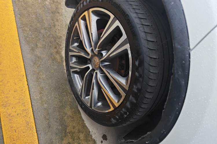 Used BYD Tang 2018 2.0T Automatic SmartConnect Prestige 7-Seater China V Standard Right Rear Wheel Hub