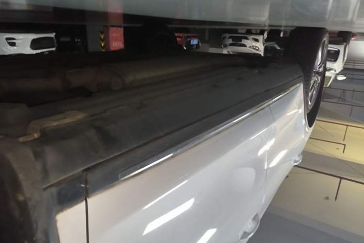 Used BYD Tang 2018 2.0T Automatic SmartConnect Prestige 7-Seater China V Standard Right Side Sill