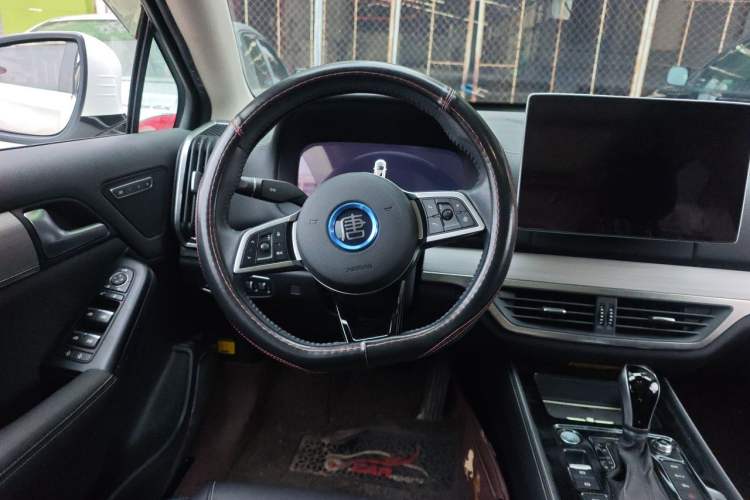 Used BYD Tang 2018 2.0T Automatic SmartConnect Prestige 7-Seater China V Standard Steering Wheel