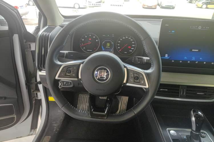 Used BYD Tang 2018 2.0T Automatic Smart Connect Prestige 7-Seater China V Standard Steering Wheel