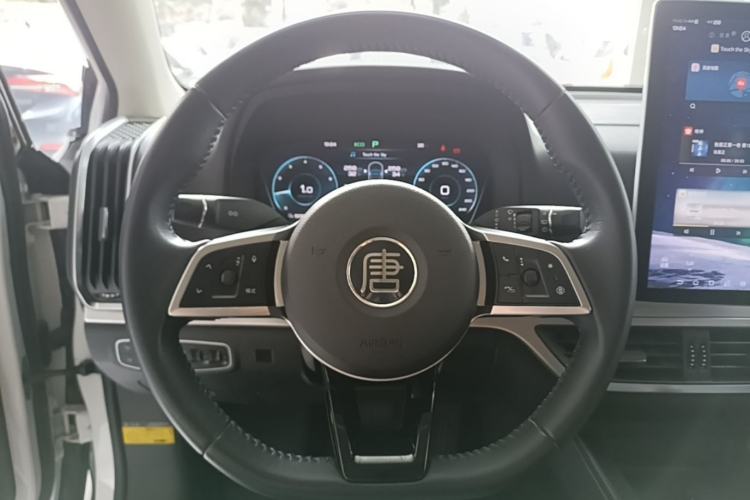 Used BYD Tang 2018 2.0T Automatic SmartConnect Prestige 7-Seater China V Standard Steering Wheel