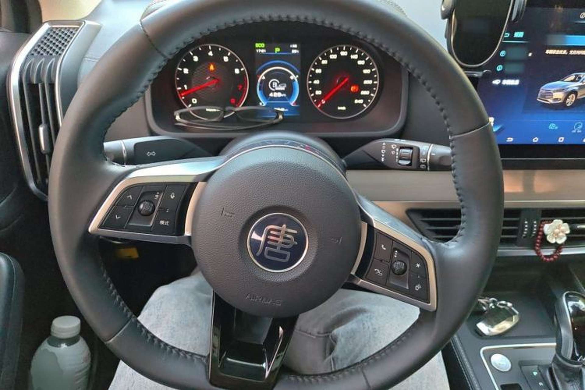 Used BYD Tang 2018 2.0T Automatic SmartConnect Luxury Edition 5 Seats China V Standard Steering Wheel